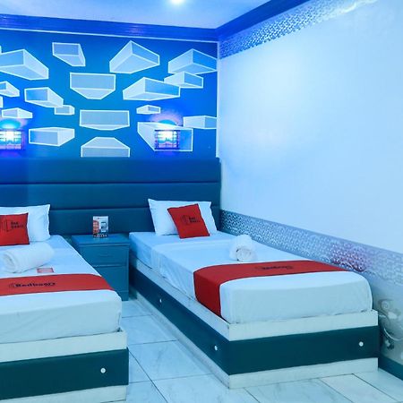 Reddoorz Plus @ Castle Chateau Iloilo Εξωτερικό φωτογραφία
